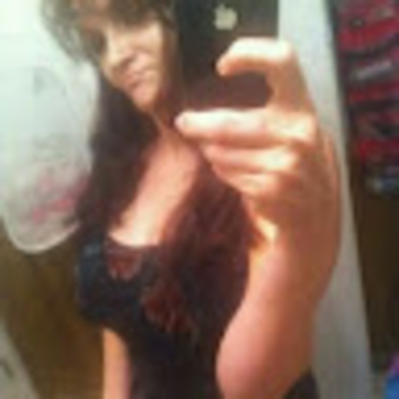 Meet your Posher, Lisa - Picture 1 of 1